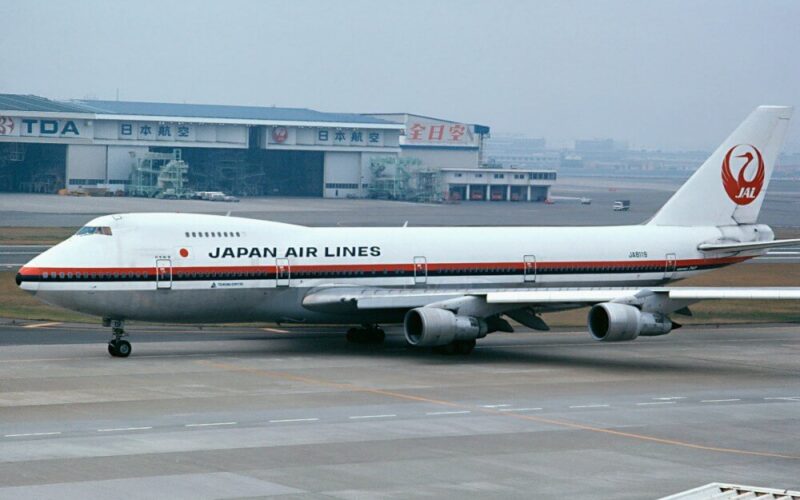 japan_airlines_ja8119.jpg