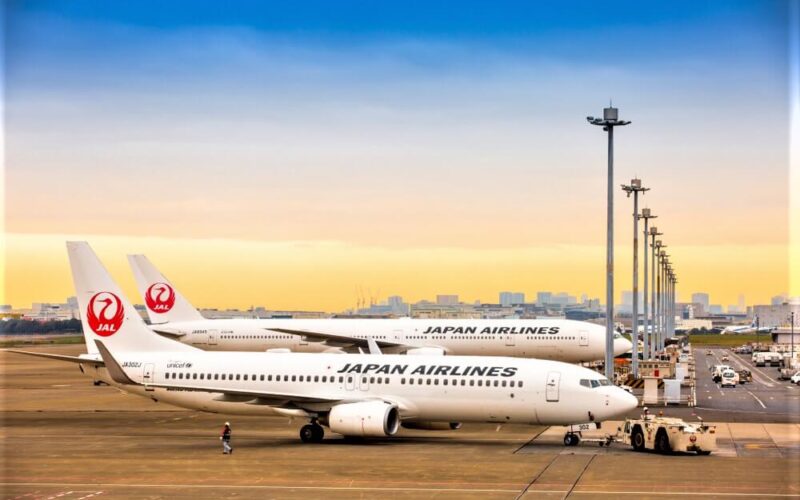 japan_airlines_or_jal_plane_at_haneda_international_airport.-2.jpg