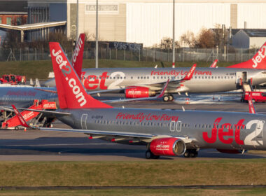 jet2_aircraft_pictured_at_birmingham_airport_england_bhx.jpg