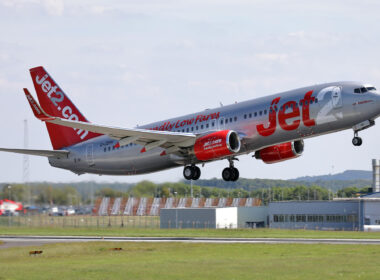 jet2_b737_at_east_midlands.jpg