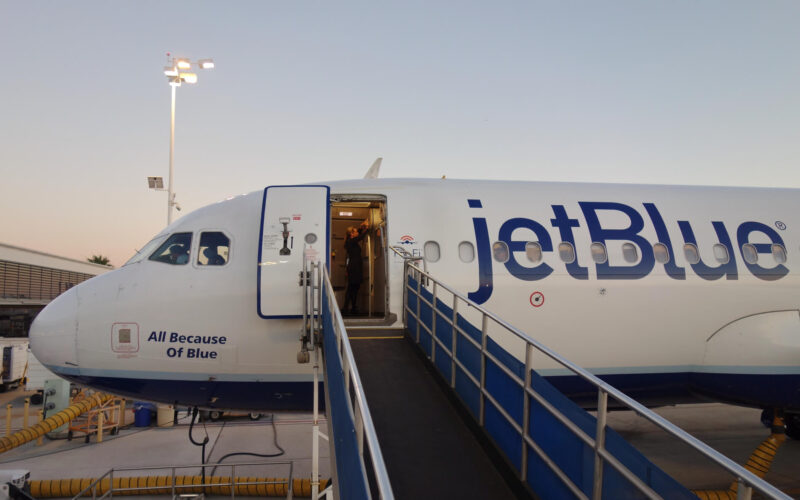 jetblue_airplane_at_the_long_beach_airport_lgb.jpg