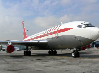 john_travoltas_boeing_707.jpg