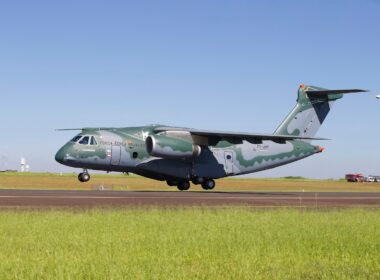 kc-390_first_flight.jpg