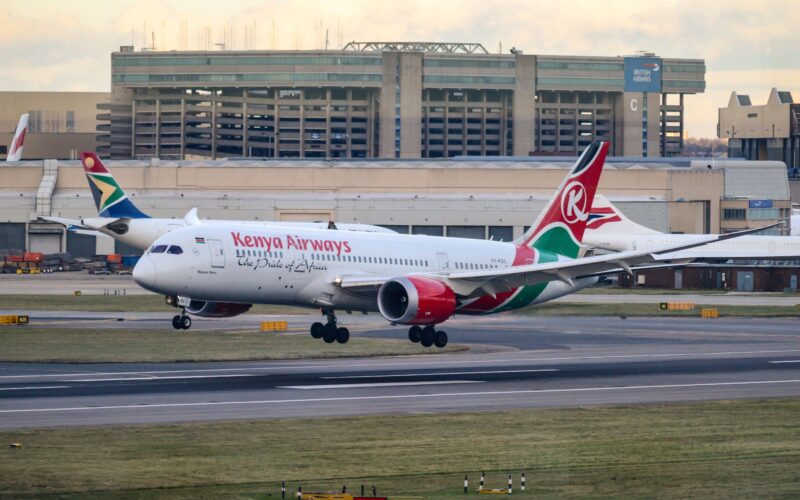 kenya_airways_5y-kzc_boeing_787-8_dreamliner_london_heathrow_airport_1-1.jpg