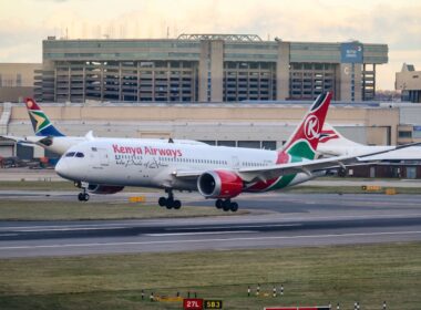 kenya_airways_5y-kzc_boeing_787-8_dreamliner_london_heathrow_airport_1.jpg