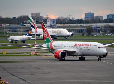 kenya_airways_5y-kzd_boeing_787-8_dreamliner.jpg