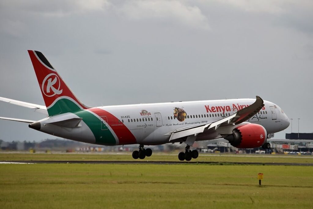 kenya_airways_5y-kzg_boeing_787-8_dreamliner.jpg