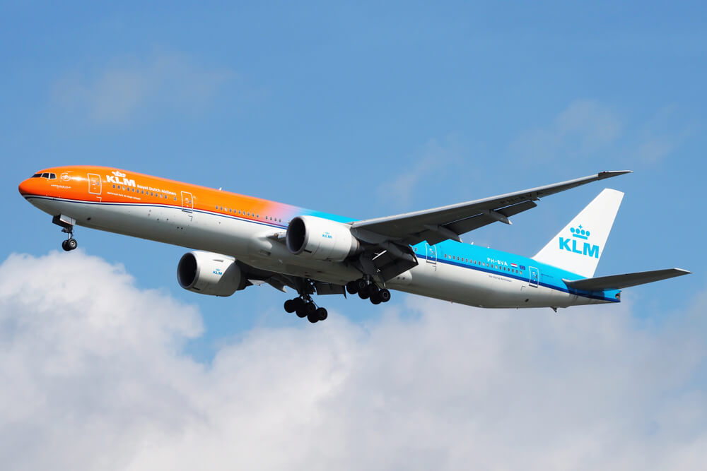 klm_boeing_777-300er_orange_pride_livery.jpg