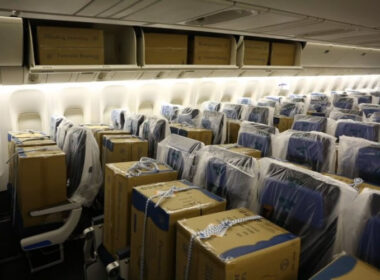 klm_cargo_in_cabin_of_a_b777.jpg