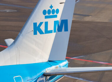 klm_royal_dutch_airlines_boeing_737_tail.jpg