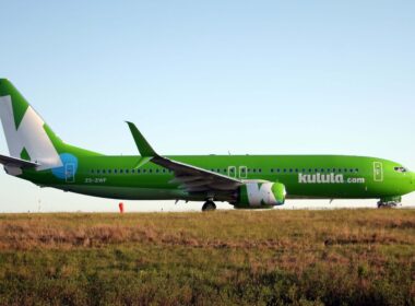 kulula_b737-8ld_zs-zwf.jpg