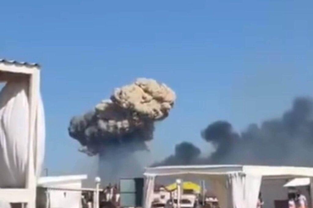 large_explosions_shake_russian_military_air_base_in_crimea.jpg