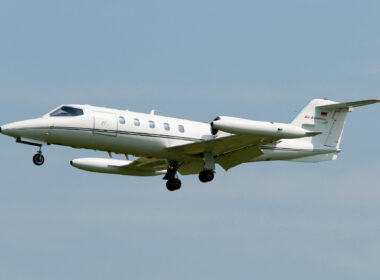 learjet_35_landing.jpg