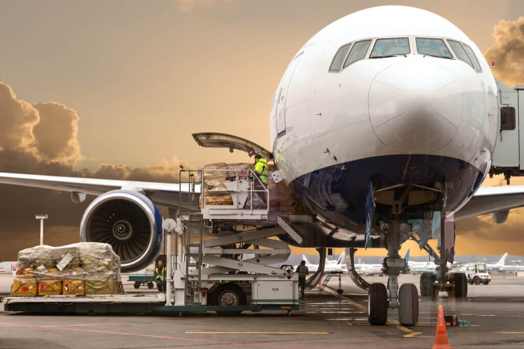 loading_cargo_on_the_plane_in_airport.jpg