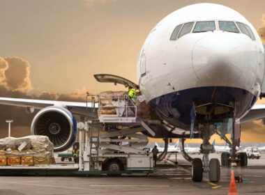 loading_cargo_on_the_plane_in_airport.jpg