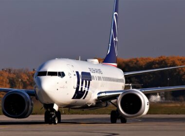 lot_-_polish_airlines_boeing_737_max_8_aircraft.jpg