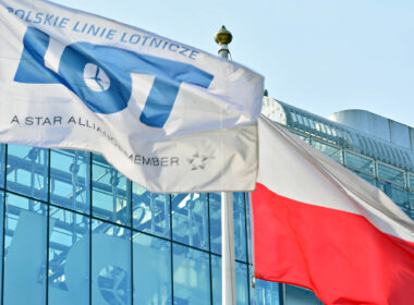 lot_polish_airlines_flags.jpg