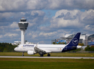 lufthansa_a320_at_munich_airport-1.jpg