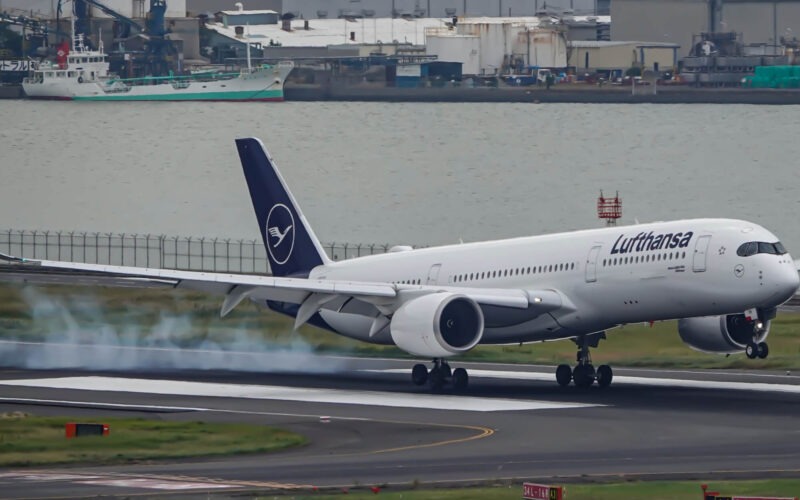 lufthansa_a350-900_landing_at_haneda_airport_japan.jpg