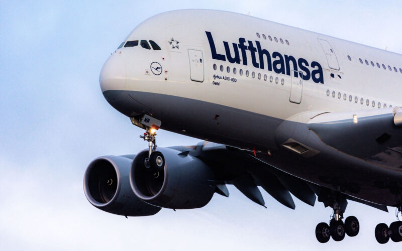 lufthansa_a380_landing_at_frankfurt.jpg