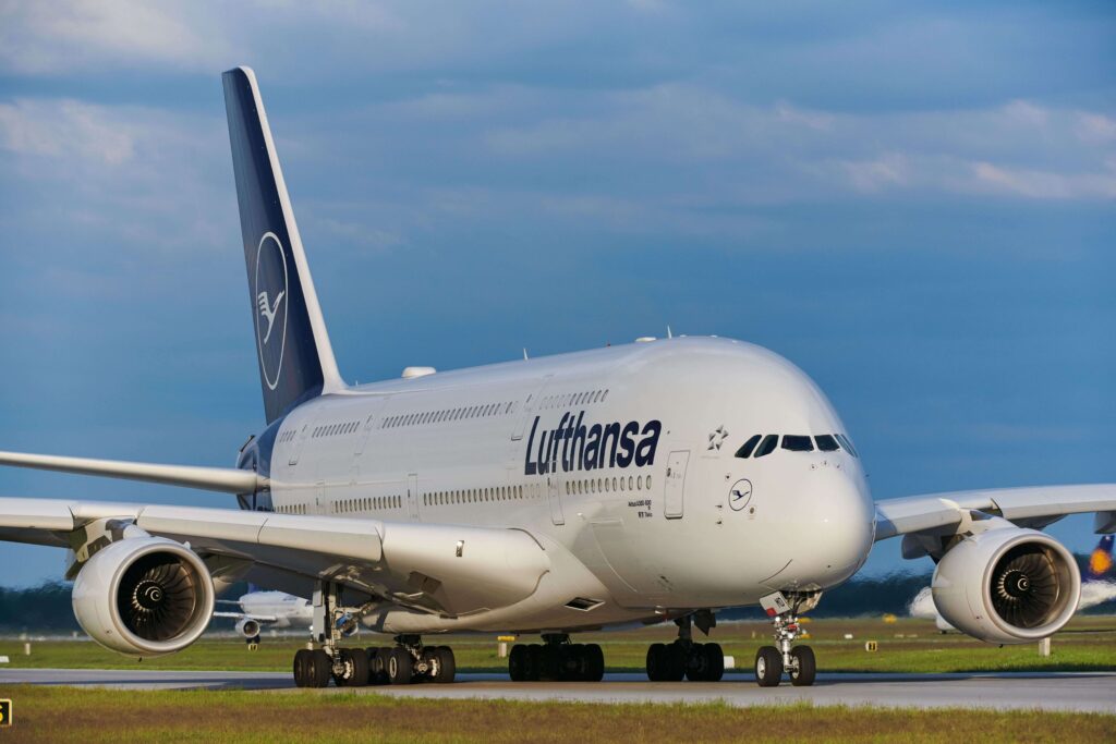 lufthansa_airbus_a380.jpg