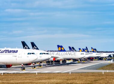 lufthansa_aircraft_airbus_a330_and_a340_frankfurt_airport.jpg