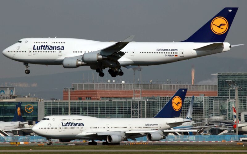 lufthansa_boeing_747-2.jpg