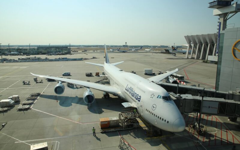 lufthansa_boeing_747-8_bremen_at_frankfurt_airport_30987648368.jpg