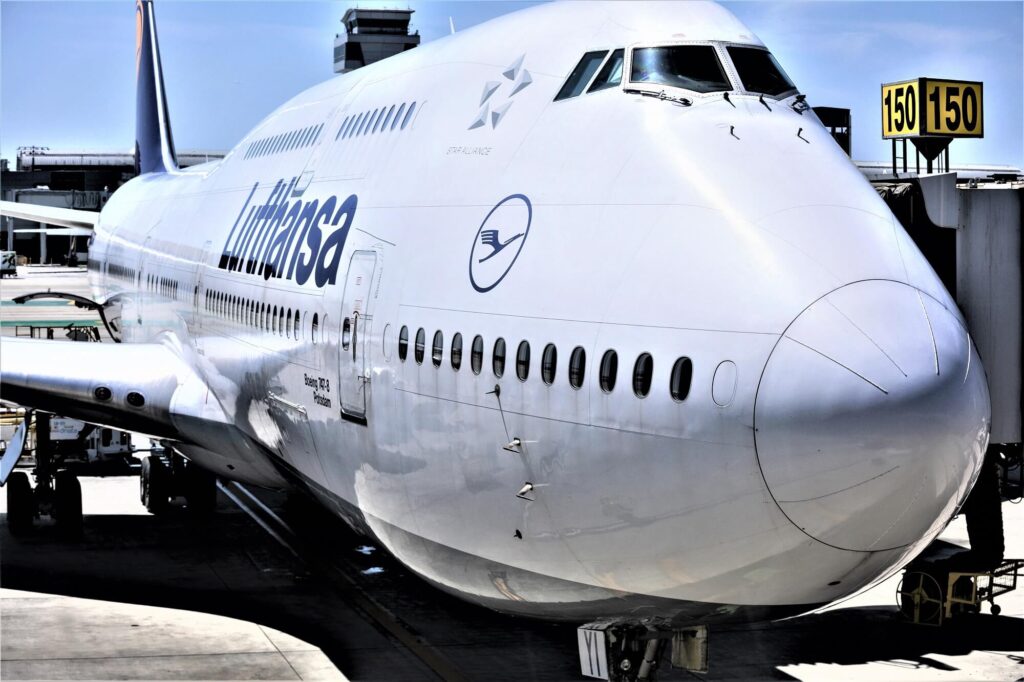 lufthansa_boeing_747_aircraft.jpg