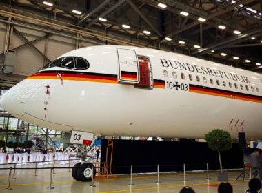 luftwaffe_takes_delivery_of_first_a350_governmental_plane-2.jpg