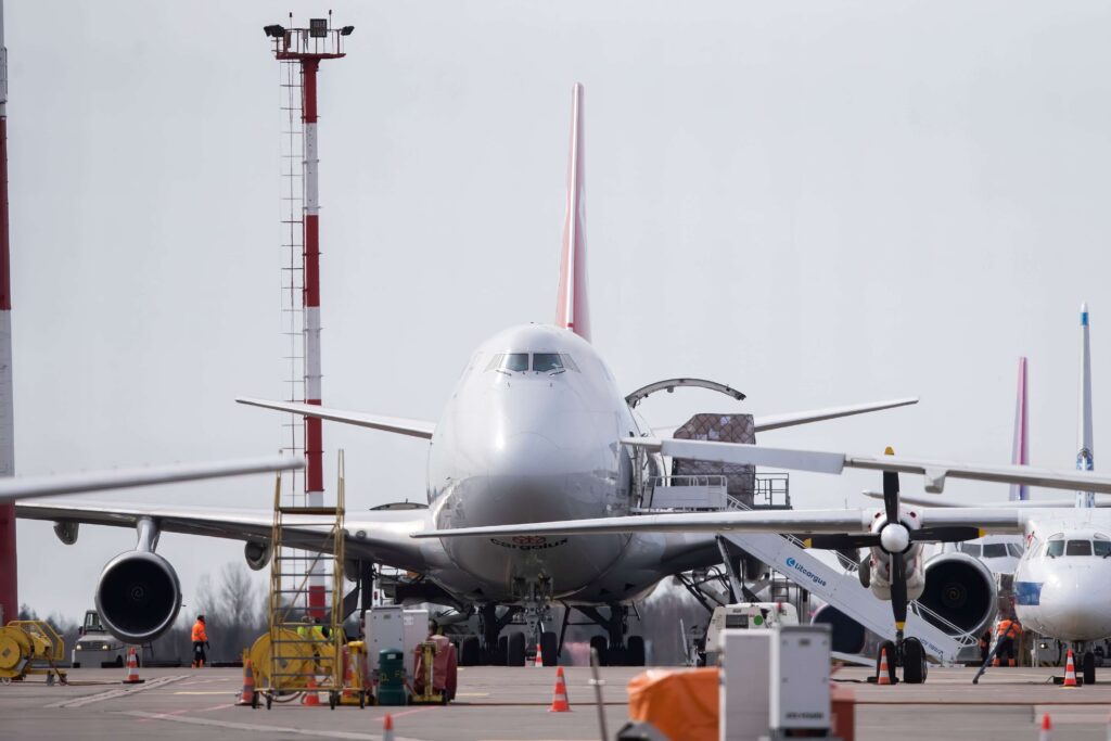 lx-wcv_cargolux_airlines_international_boeing_747-400f.jpg