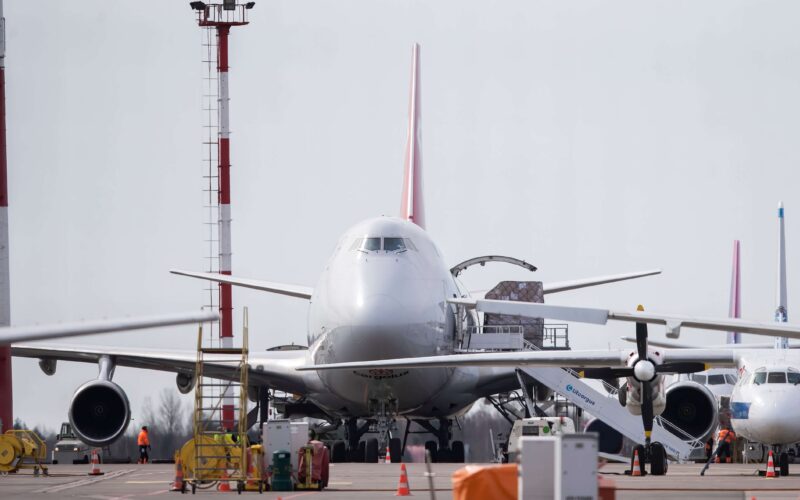 lx-wcv_cargolux_airlines_international_boeing_747-400f.jpg