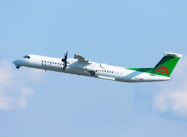 malawian_airlines_dash_8-400.jpg