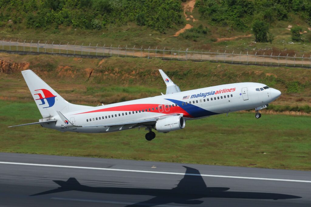 malaysia_airlines_boeing_737-800.jpg