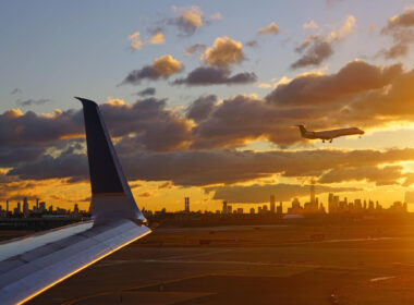 manhattan_skyline_seen_from_ewr.jpg