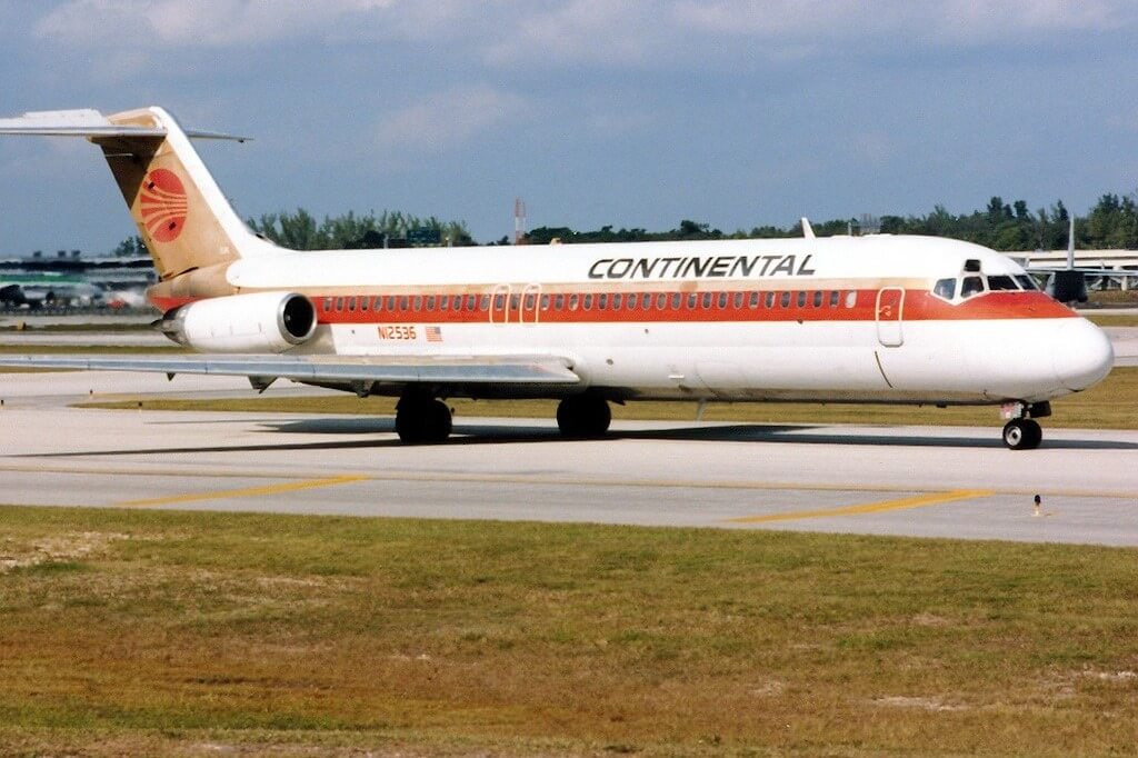 mcdonnell_douglas_dc-9-32_continental_airlines_2.jpg