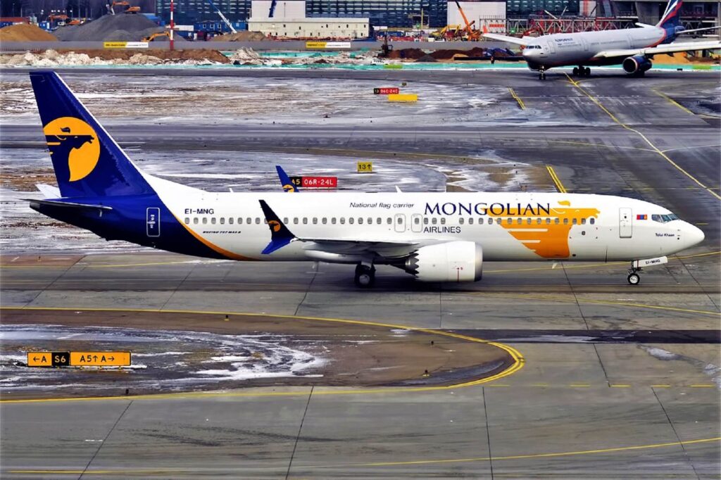 miat_mongolian_airlines_ei-mng_boeing_737-8_max.jpg