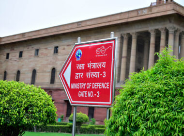 ministry_of_defence_sign_in_new_delhi_india-2.jpg