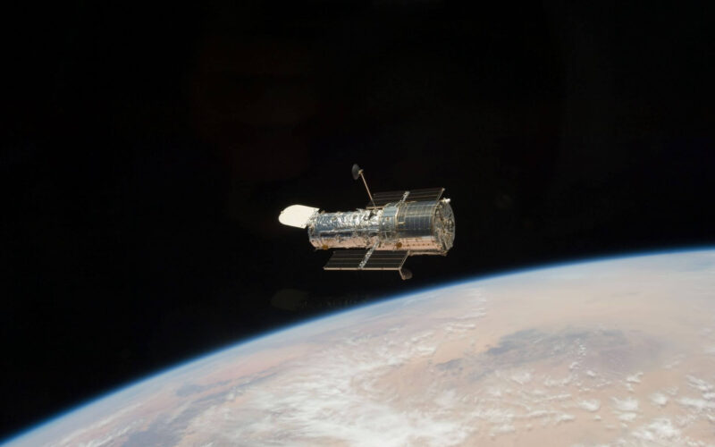 nasa_space_x_to_collaborate_on_plan_to_save_the_hubble.jpg