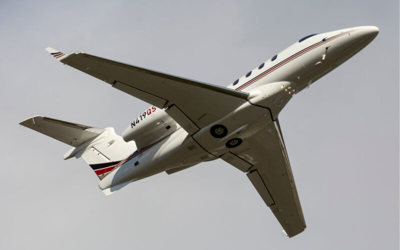 netjets_embraer_phenom_300.jpg