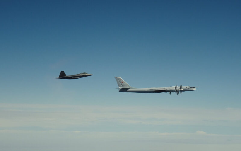 norad_f-22_intercepts_russian_tu-95_near_alaska.jpg