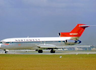 northwest-airlines-boeing-727-at-miami-international-airport.jpg