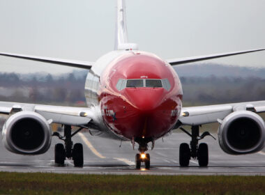 norwegian_air_shuttle_boeing_737-800_at_prague_international_airport_prg-4.jpg