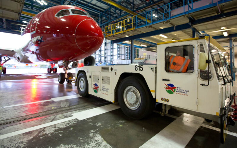 norwegian_air_shuttle_boeing_787_dreamliner_in_dublin_airport_dub.jpg