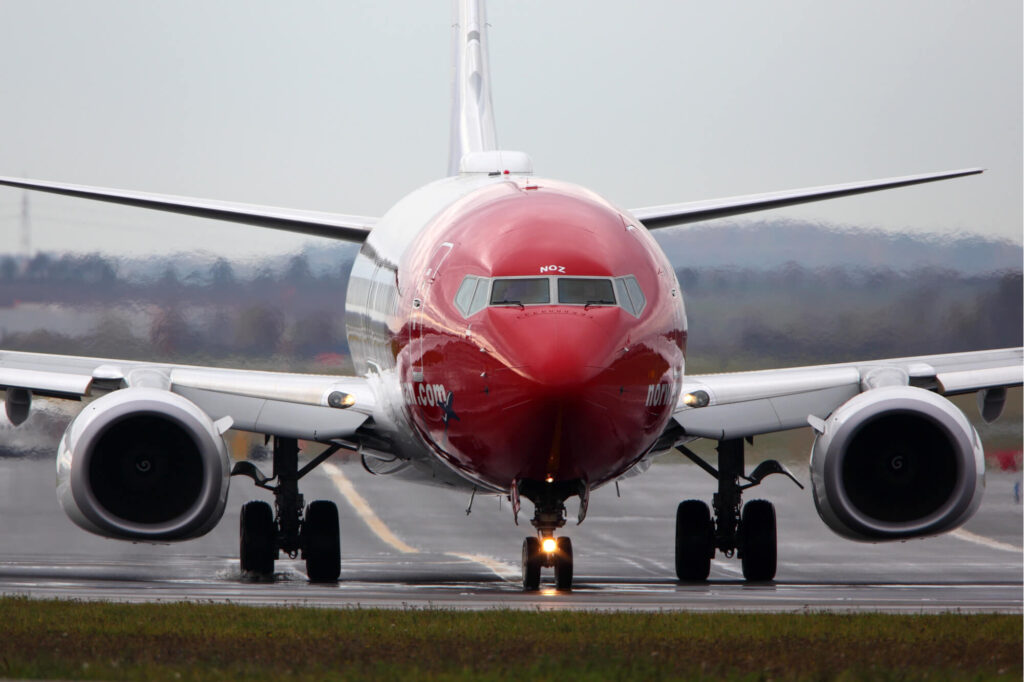 norwegian_boeing_737_taxiing-1.jpg