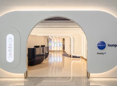 oneworld main entrance lounge