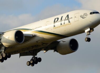 pakistan_international_airlines__boeing_777-1.jpg