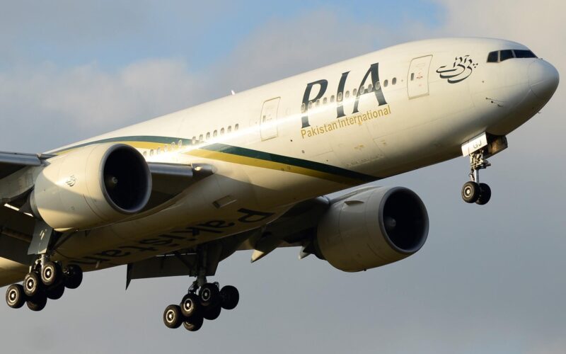 pakistan_international_airlines__boeing_777-1.jpg