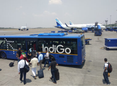 passengers_board_indigo_airline_shuttle_bus.jpg