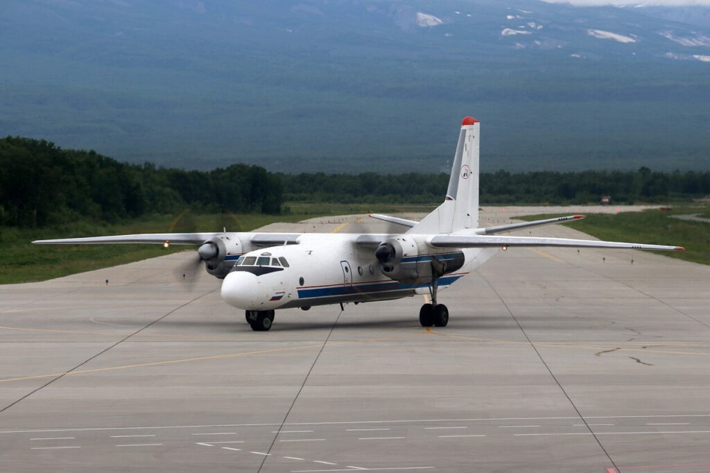 petropavlovsk-kamchatsky_air_enterprise_an-26_ra-26085_at_yelizovo_airport.jpg